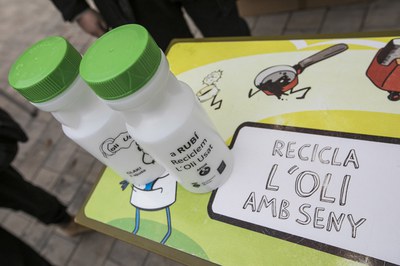 Entre las paradas había una sobre el proyecto de reciclaje del aceite de cocina Rubiclak (foto: Lali Puig)