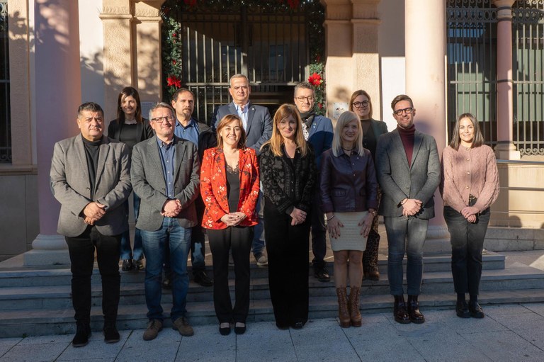El equipo de gobierno ha recibido la consellera en el consistorio (foto: Ajuntament de Rubí - Localpres)