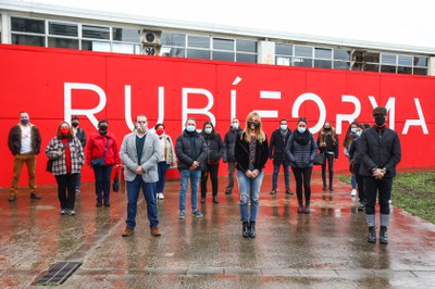 La alcaldesa se ha encontrado con las nuevas contrataciones en Rubí Forma (foto. Ayuntamiento de Rubí – Lali Puig).
