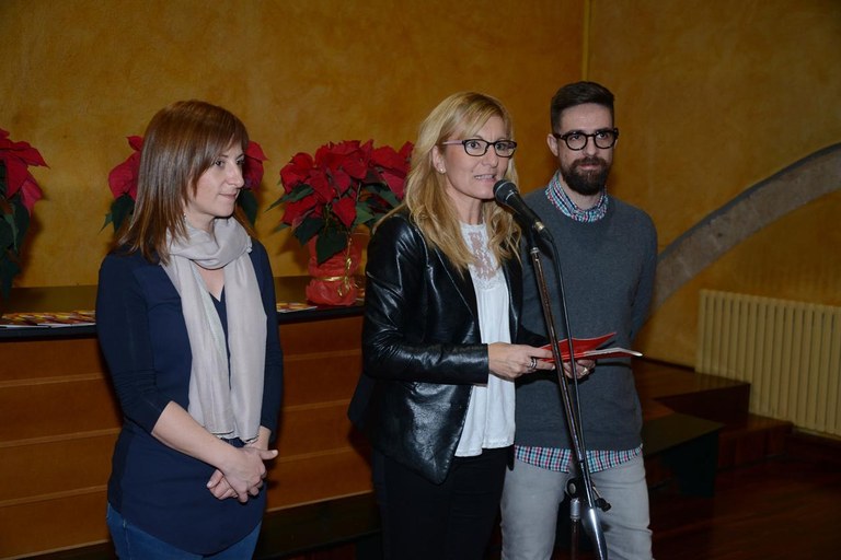 La alcaldesa ha estado acompañada del concejal de Cultura y de la concejala del Área de Servicios a las Personas durante la recepción de Navidad (foto: Localpres)