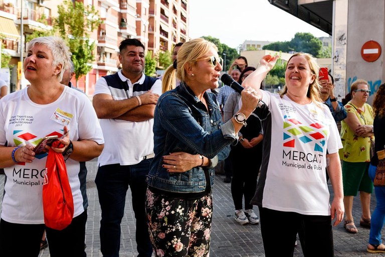 La alcaldesa, en la salida de la Bicicletada (foto: Ayuntamiento de Rubí - Localpres)