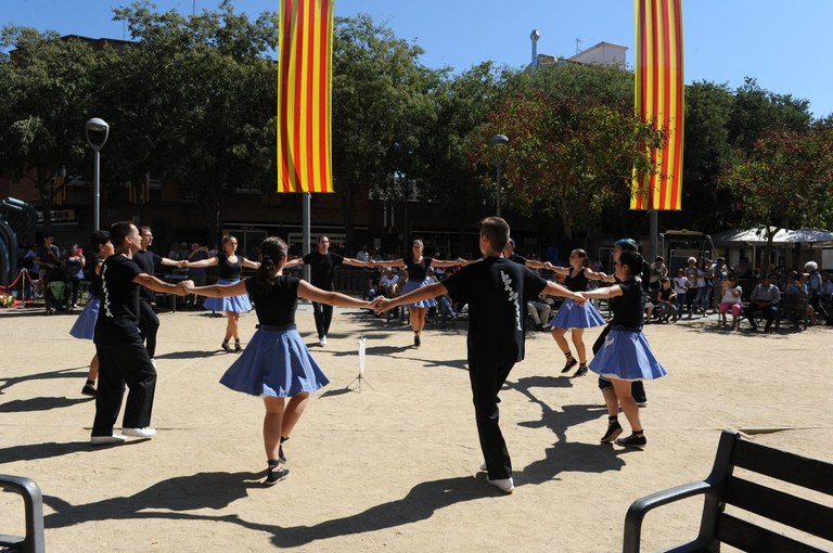 Sardana con la Colla Galzeran (foto: Localpres)