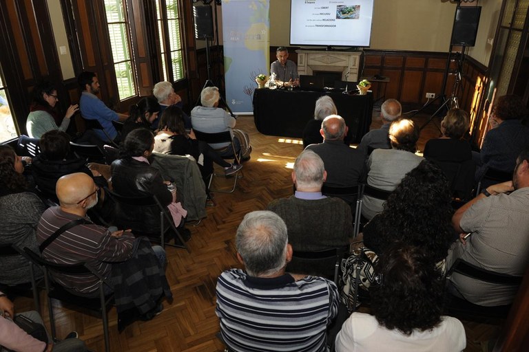 El pasado viernes tuvo lugar la actividad 'Parlant de la terra' en el Ateneu (foto: Localpres)