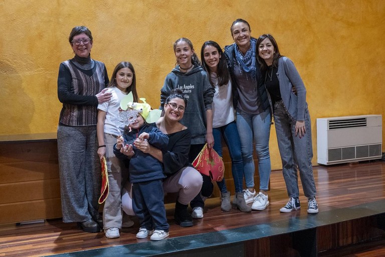 Parte de la comparsa "Rubí Story" de Camina, Corre i Balla, ganadora del 3r premio (foto: Ayuntamiento de Rubí - Localpres)