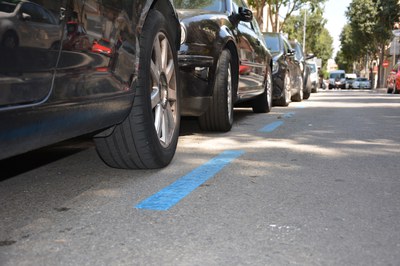 Durante todo agosto, los vehículos podrán aparcar libremente y sin coste tanto en la zona azul como en la naranja.
