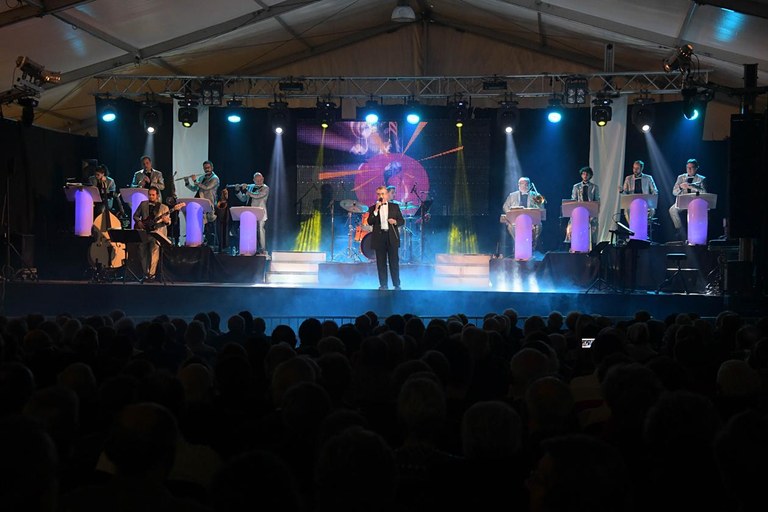 Baile de sociedad (foto: Ayuntamiento de Rubí - Localpres)