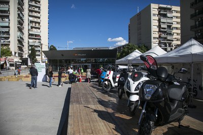 La ciudadanía ha podido encontrar modelos de las principales marcas de vehículos eléctricos del mercado (foto: Ayuntamiento de Rubí - Lali Puig)