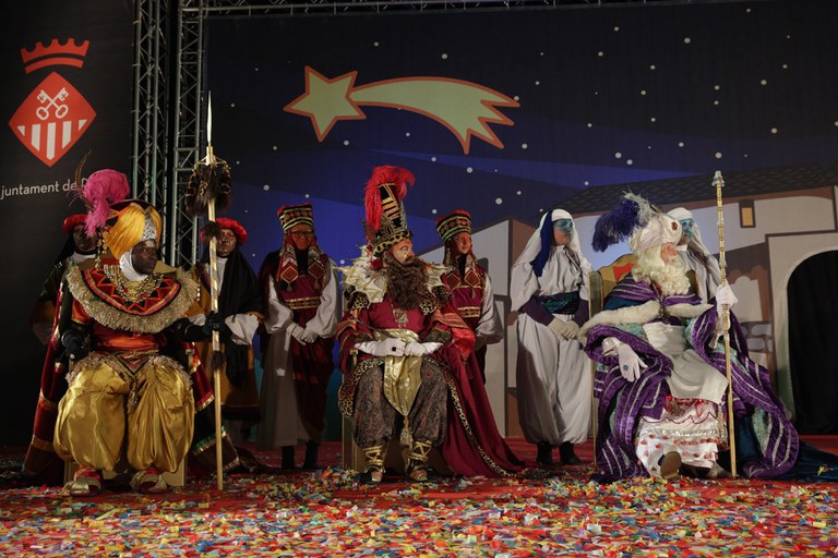 Los tres Reyes, ya presentes en el escenario (foto: Localpres)