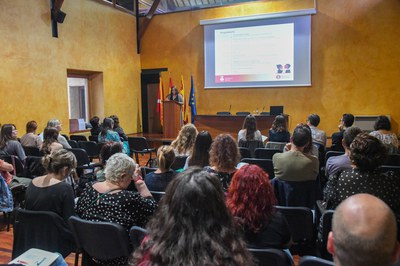 La concejala de Salud Pública ha abierto la jornada (foto: Ayuntamiento de Rubí - Localpres).