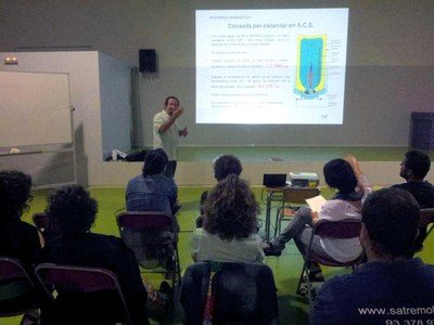 Sesión con el AMPA de la Escuela Rivo Rubeo (foto: Localpres).