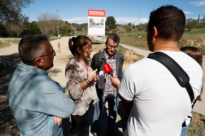 La alcaldesa y los concejales, durante la presentación de los proyectos de Ca n'Oriol (foto: Ayuntamiento de Rubí – Localpres).