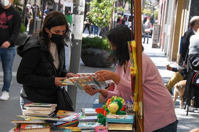 Puestos de libros (foto: Ayuntamiento de Rubí - Localpres)