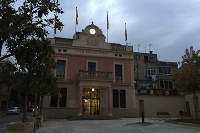 El Ayuntamiento es uno de los edificios que este sábado, durante una hora, quedarán a oscuras como símbolo de la lucha contra el cambio climático.