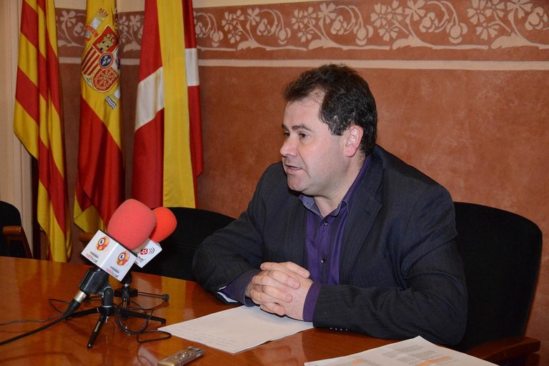 Manuel Velasco, explicando los motivos por los que se ha trasladado esta cuestión a Europa (foto: Localpres)