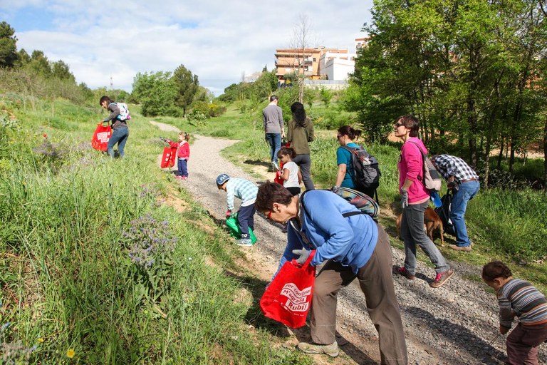 Los Caçadors de Trastets han organizado una nueva jornada de limpieza del entorno natural (foto: Localpres)