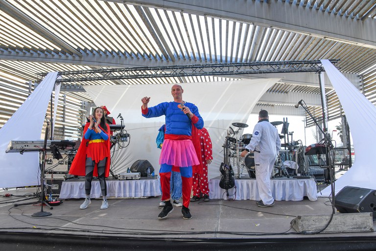 Baile con La Monte per Xics (foto: Ayuntamiento de Rubí - Localpres)
