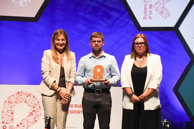 Alejandro Rodríguez, reconocimiento especial por culminar más de 50 picos