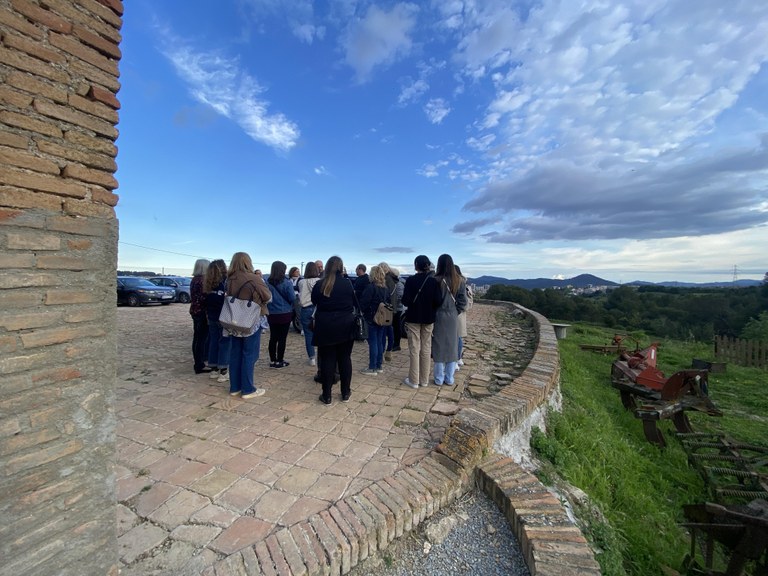 Visitantes en la era de Can Ramoneda